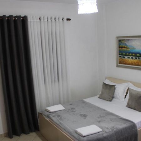 Deni'S Family Apartment In New Blvd Tiranë Eksteriør bilde