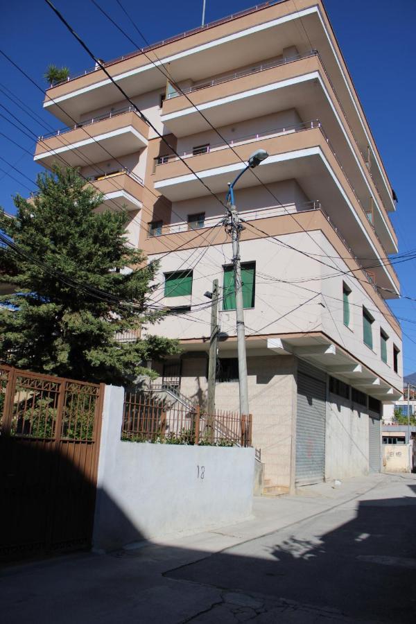 Deni'S Family Apartment In New Blvd Tiranë Eksteriør bilde