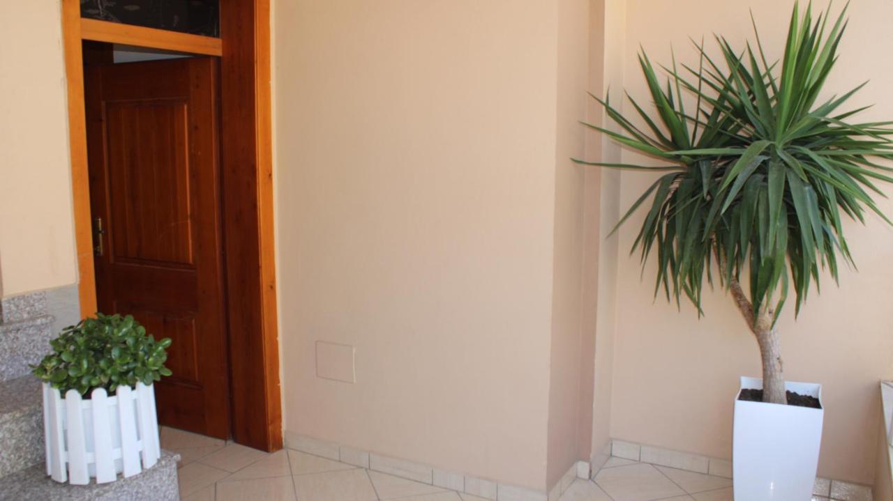 Deni'S Family Apartment In New Blvd Tiranë Eksteriør bilde